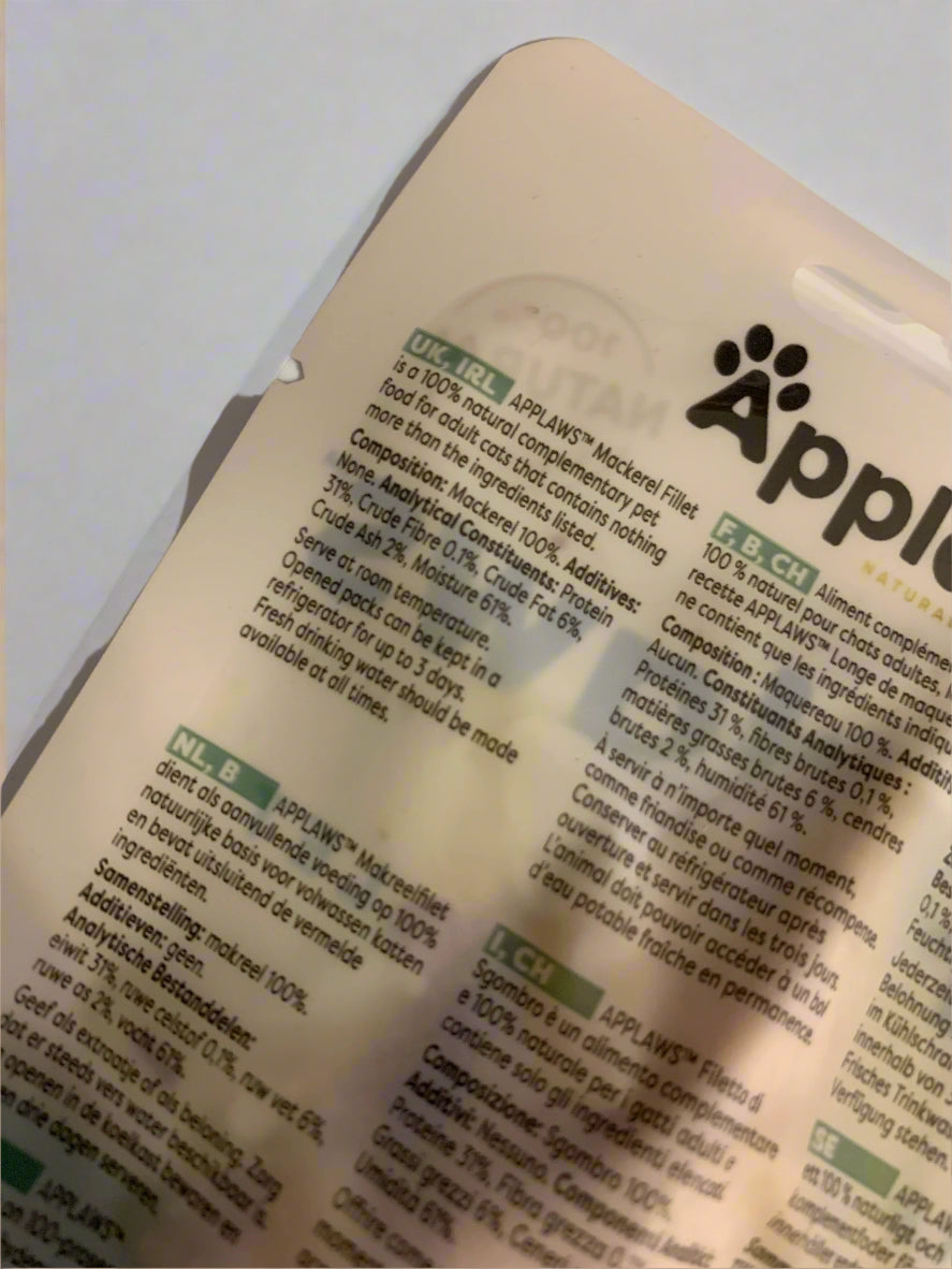 applaws cat treat, cat treat, dreamies cat treats, back side