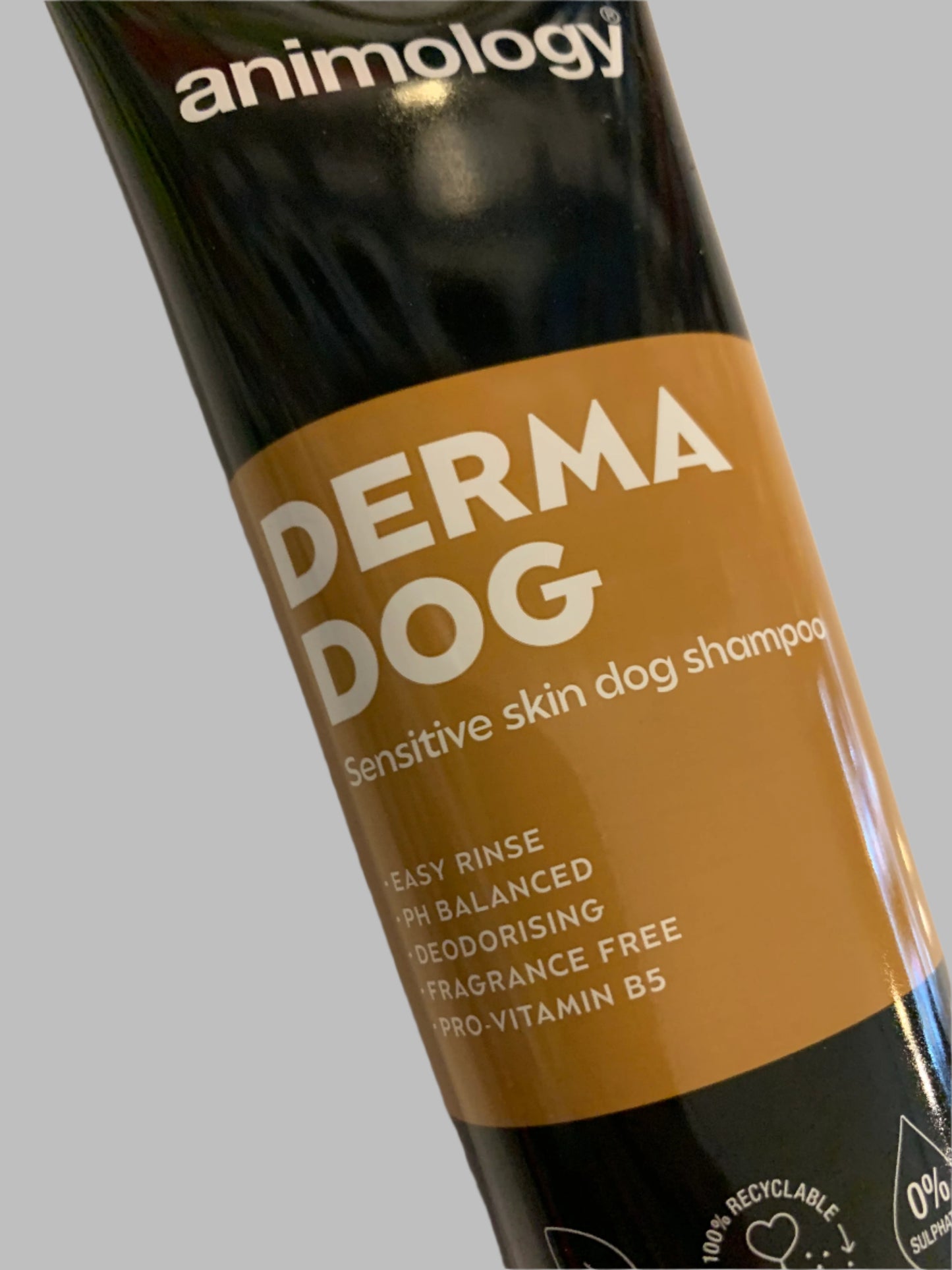 Animology Dog Shampoo 250ml, puppy shampoo, derma dog shampoo, dog shampoo for sensitive skin, dog shampoo for itchy skin, left side