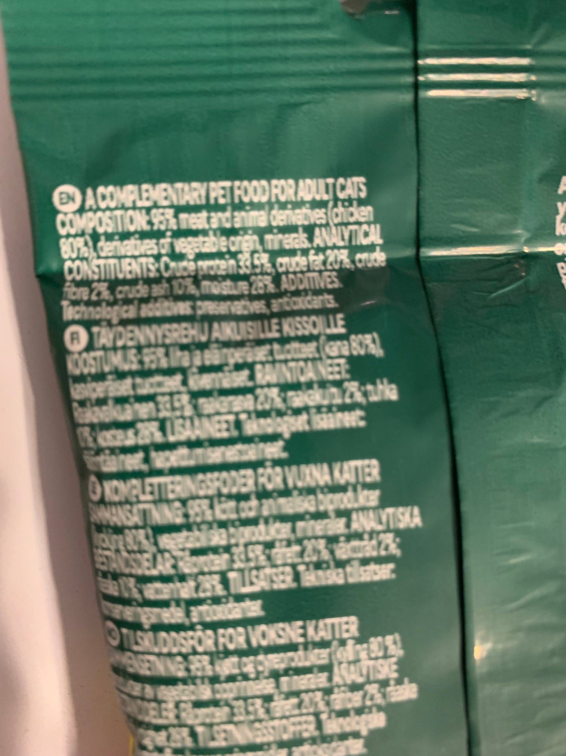 natures menu chicken cat treat, cat treat, dreamies cat treats, back side, pets at home