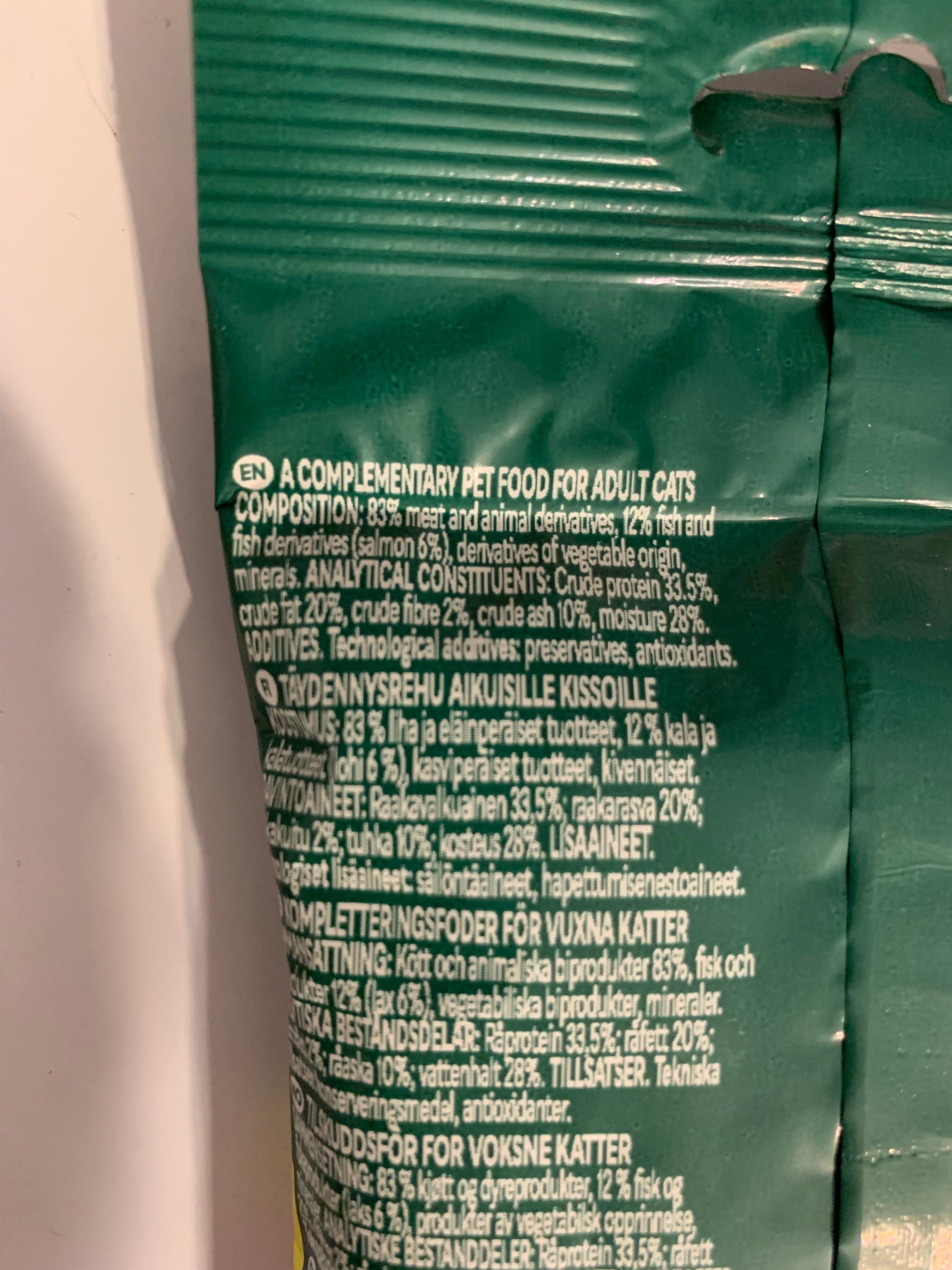 natures menu salmon cat treat, cat treat, dreamies cat treats, back side, pets at home